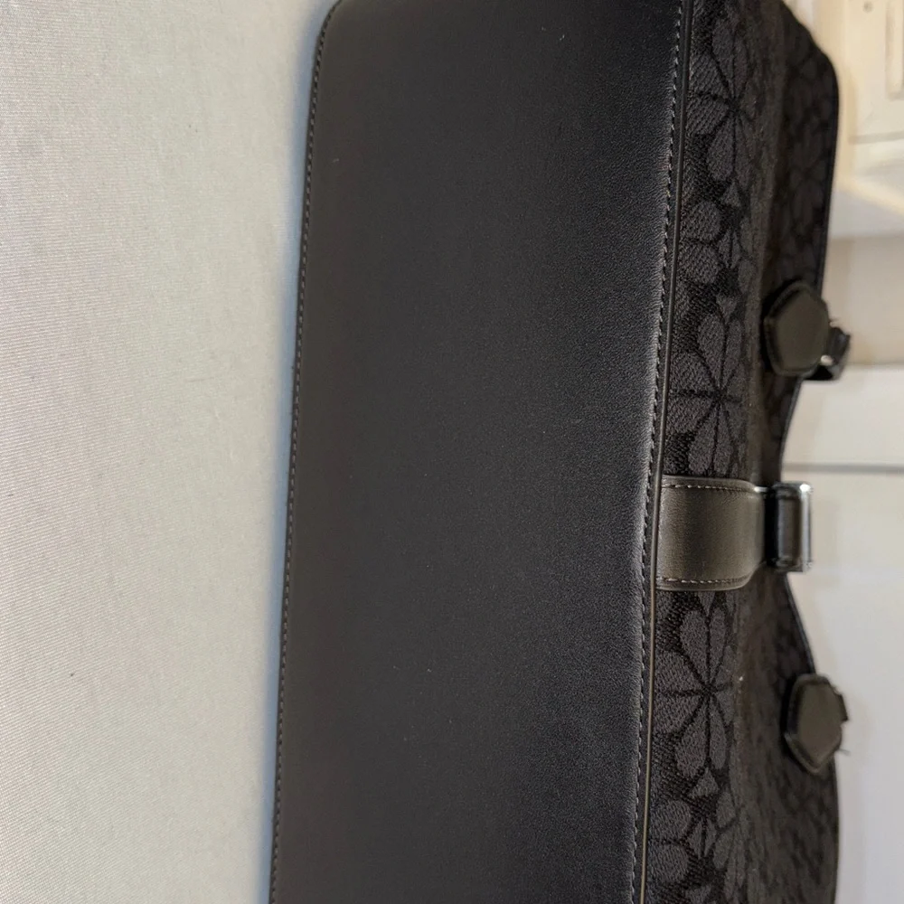Kate Spade shoulder bag magnetic closure fabric daisy print inside pockets S338